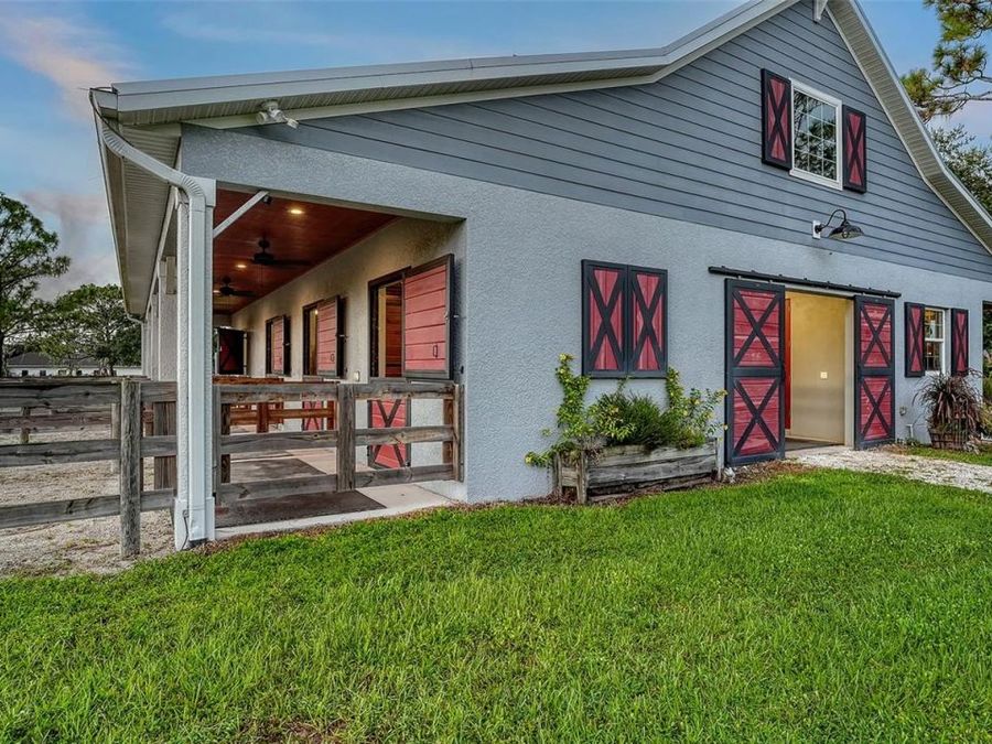 Property Image 100