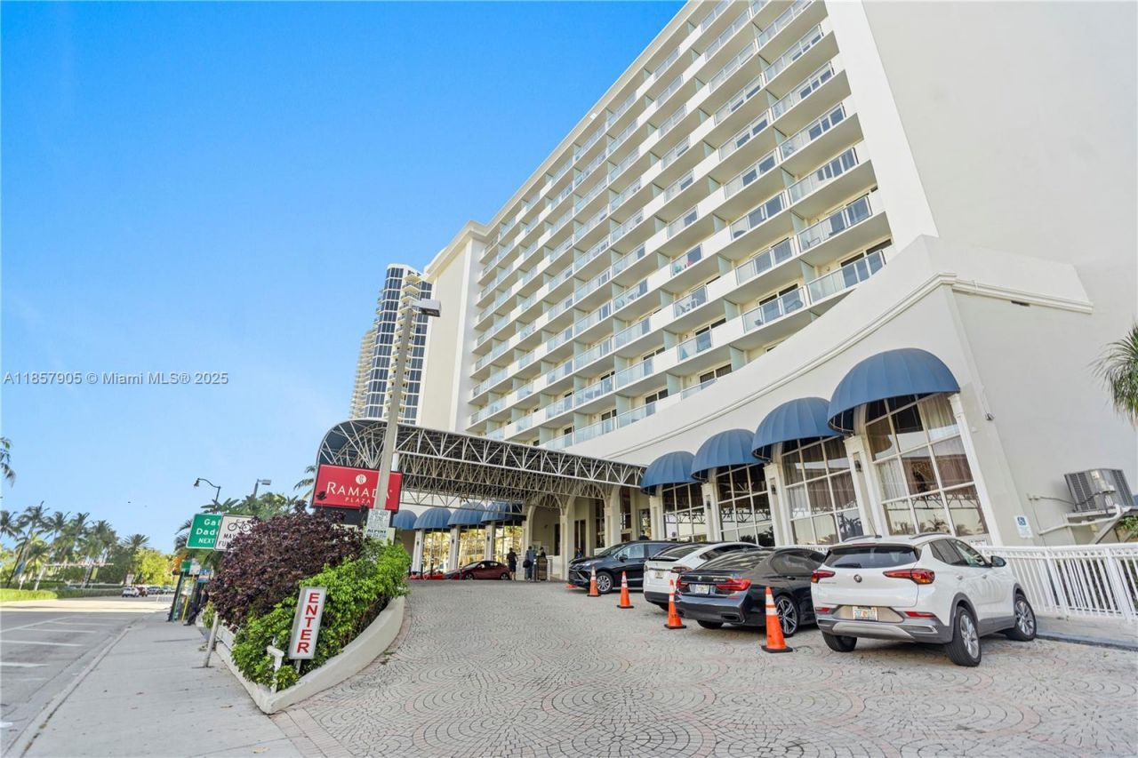 19201 Collins Ave, Unit 129, Sunny Isles Beach, FL 33160 Photo