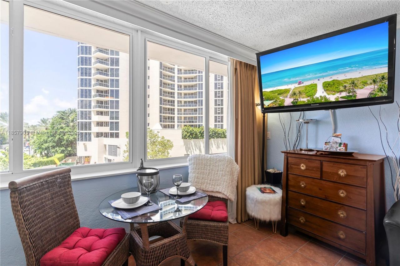 19201 Collins Ave, Unit 129, Sunny Isles Beach, FL 33160 Photo