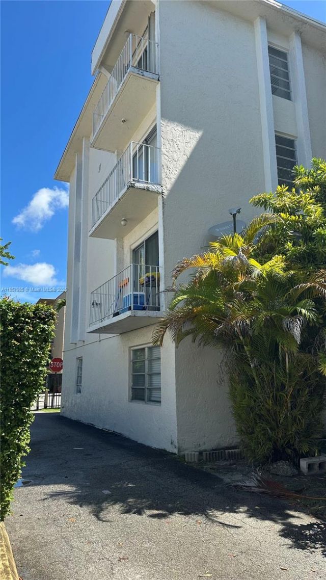 2138 SW 6th St, Unit 102, Miami, FL 33135 Photo