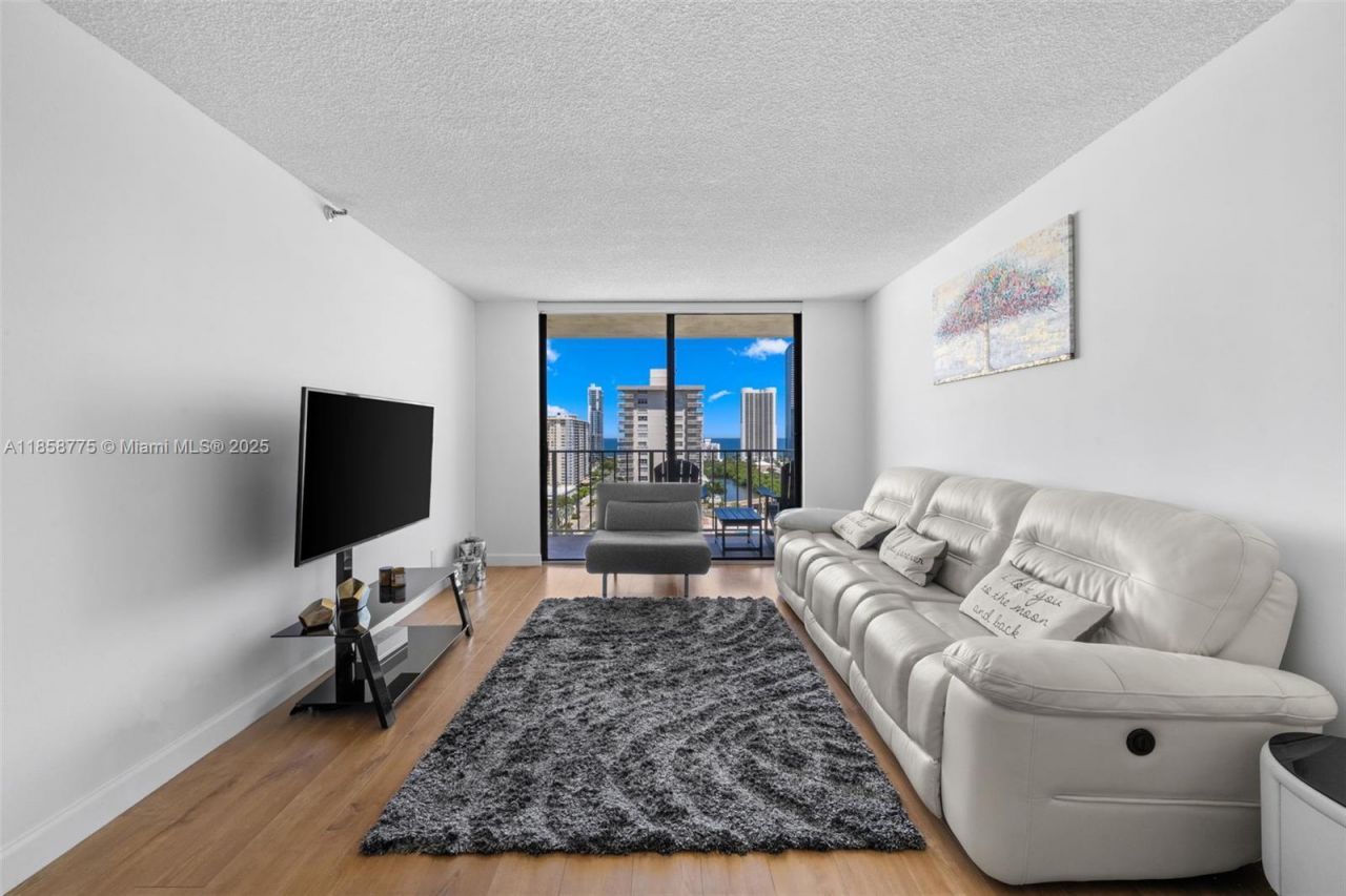 290 174th St, Unit 1914, Sunny Isles Beach, FL 33160 Photo