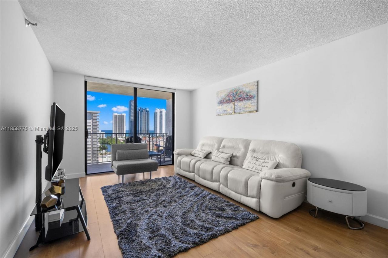 290 174th St, Unit 1914, Sunny Isles Beach, FL 33160 Photo