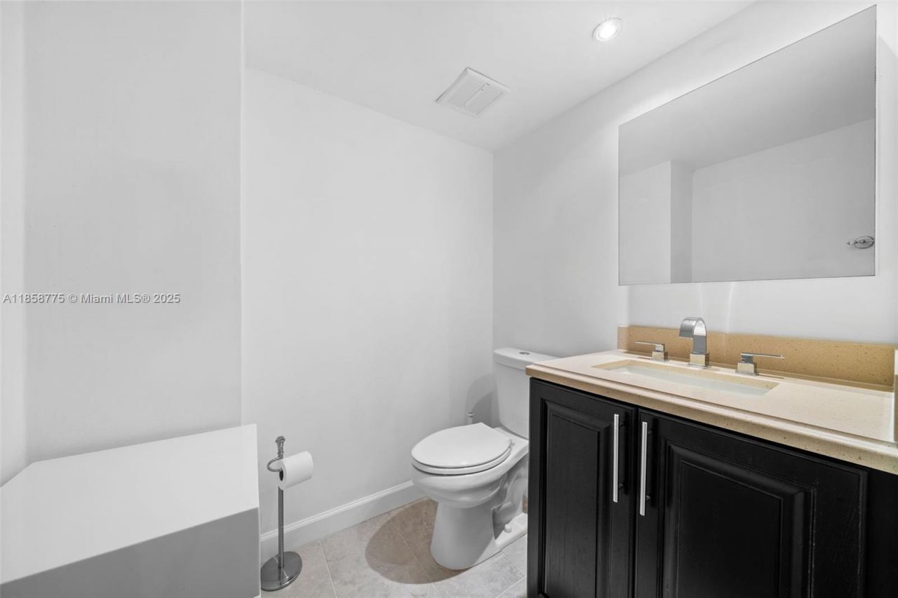 290 174th St, Unit 1914, Sunny Isles Beach, FL 33160 Photo