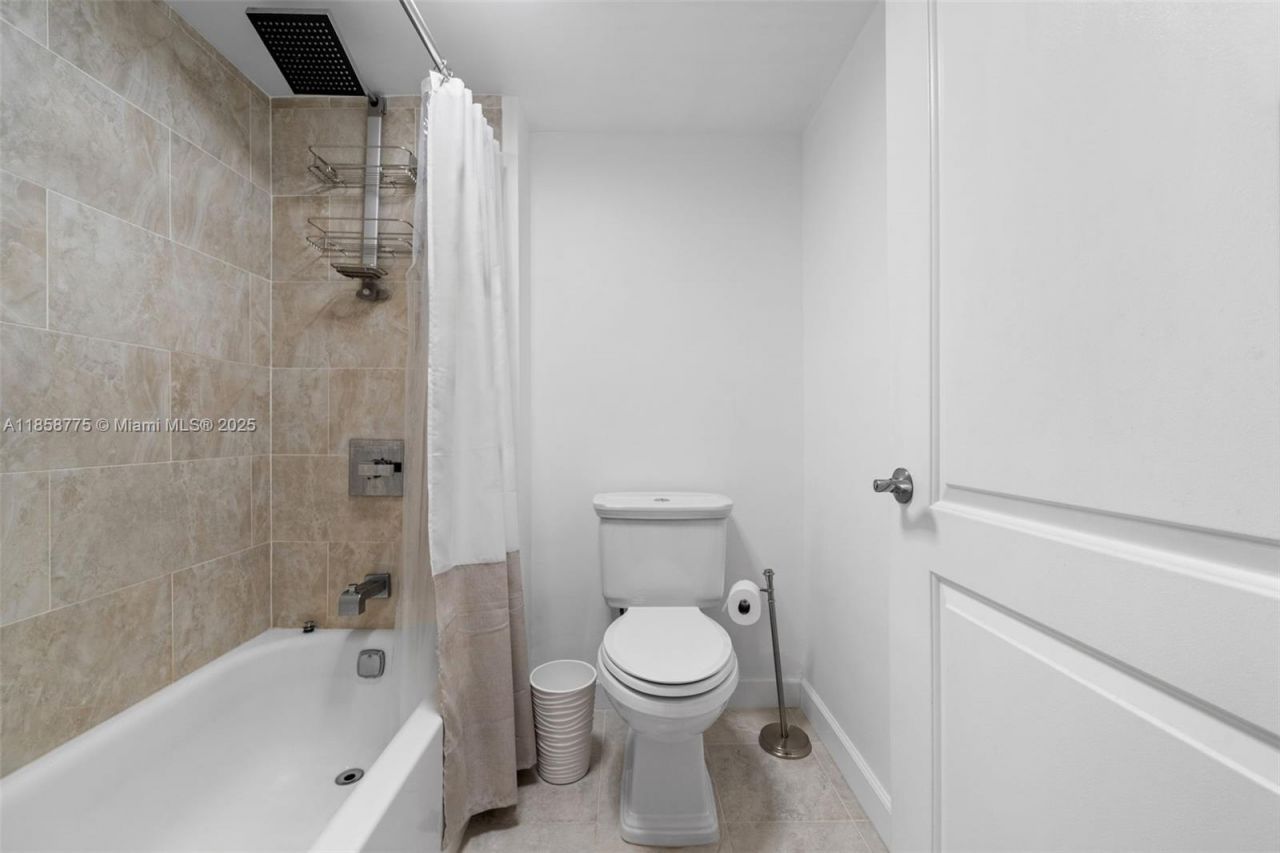 290 174th St, Unit 1914, Sunny Isles Beach, FL 33160 Photo