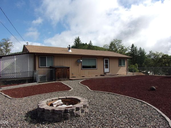 375 Jordan Creek Road, Riddle, OR 97469