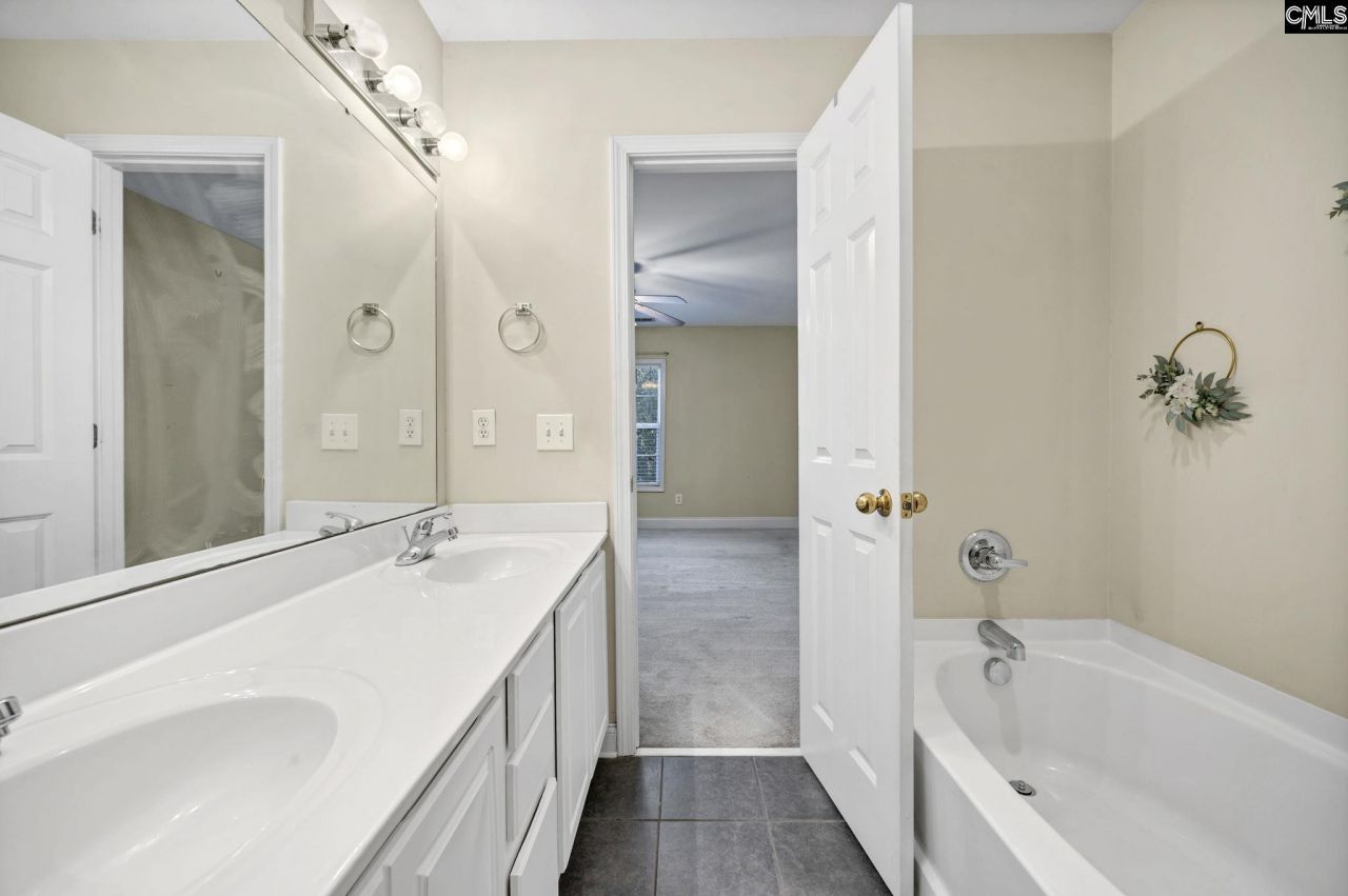 404 Hampton Forest Photo 27