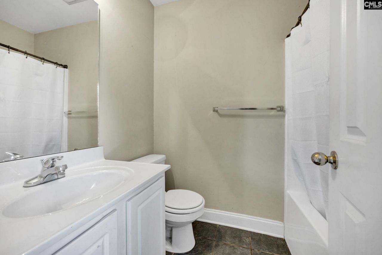 404 Hampton Forest Photo 34