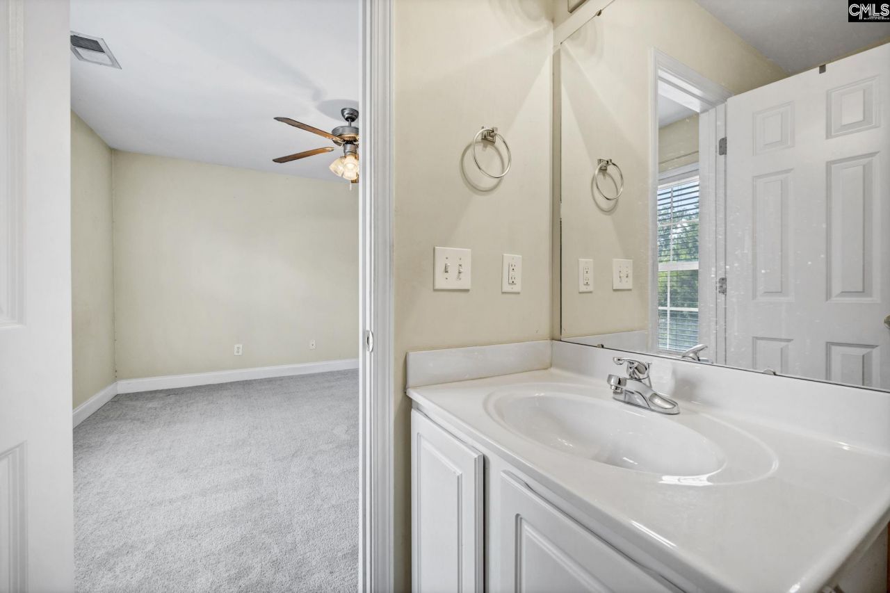 404 Hampton Forest Photo 35