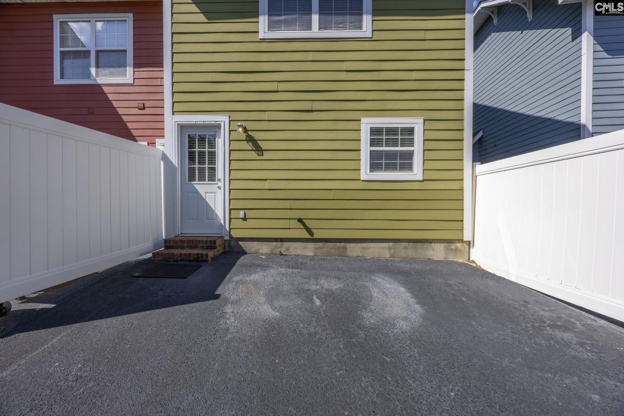 404 Hampton Forest Photo 37