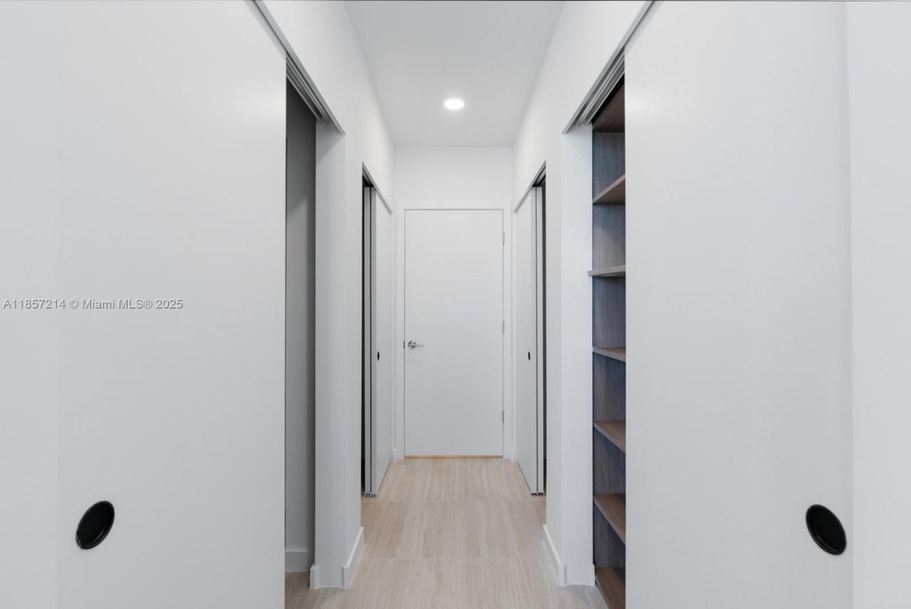 580 72 St, Unit 2101, Miami Beach, FL 33141 Photo