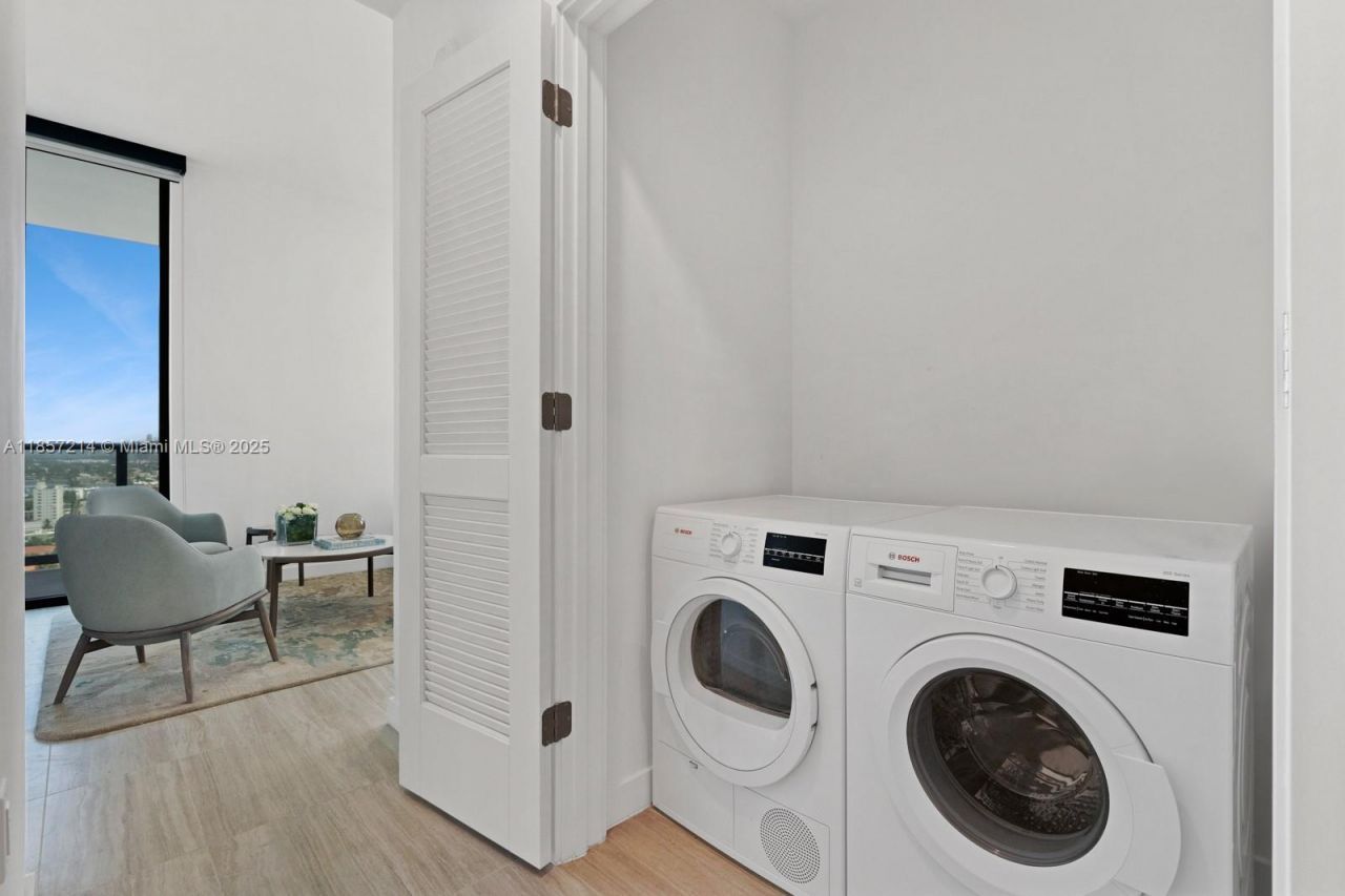 580 72 St, Unit 2101, Miami Beach, FL 33141 Photo