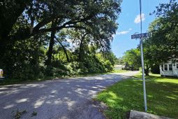 308 Chaplin Street photo 4