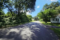 308 Chaplin Street photo 4