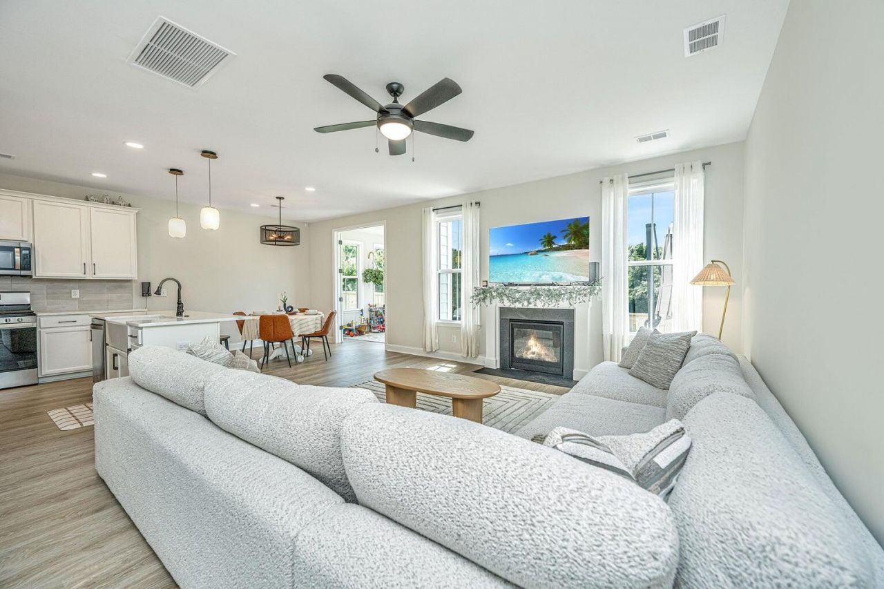 411 Grove End Road Photo 17