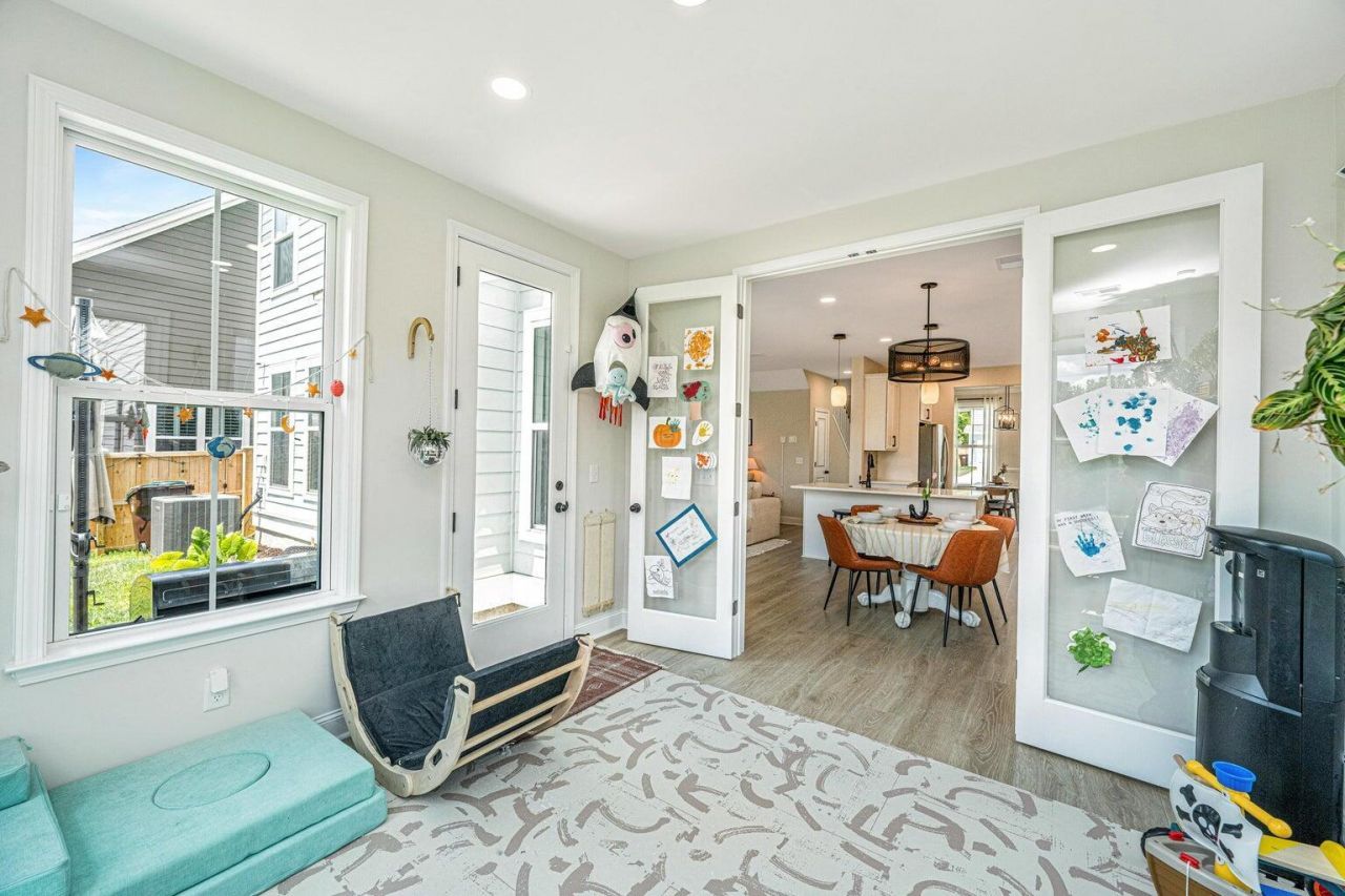 411 Grove End Road Photo 19