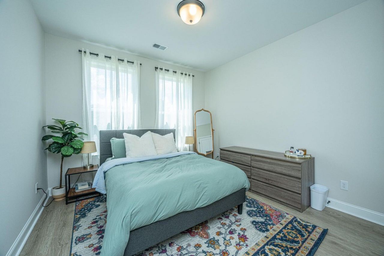 411 Grove End Road Photo 30