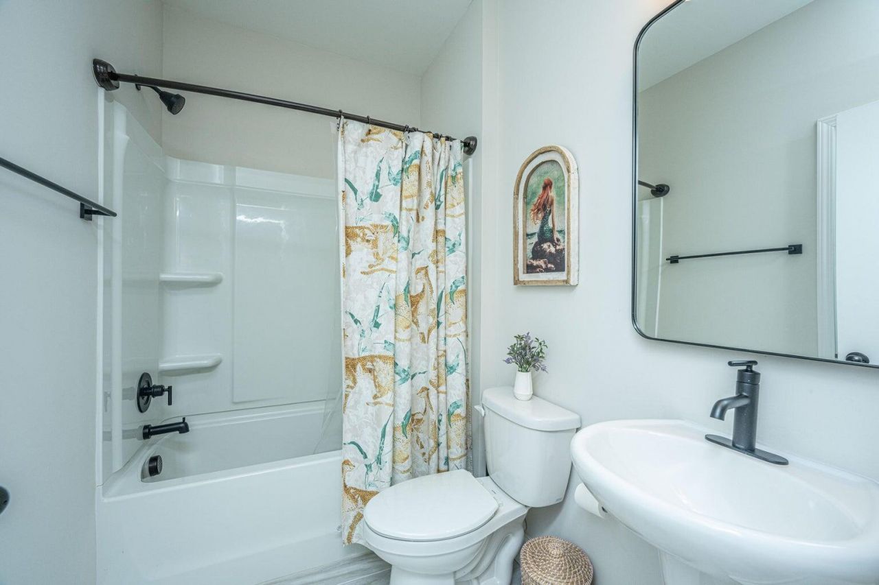 411 Grove End Road Photo 32