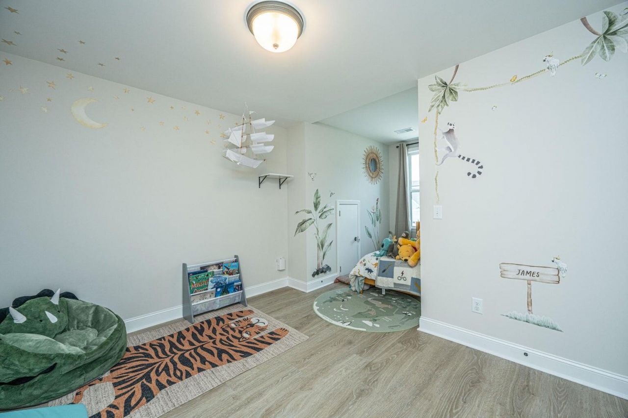 411 Grove End Road Photo 33