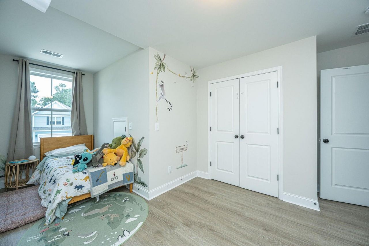 411 Grove End Road Photo 34