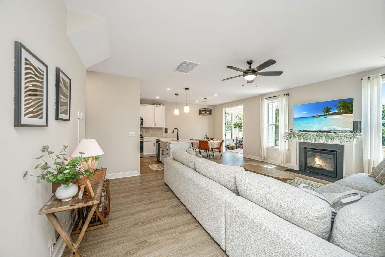 411 Grove End Road Photo 18