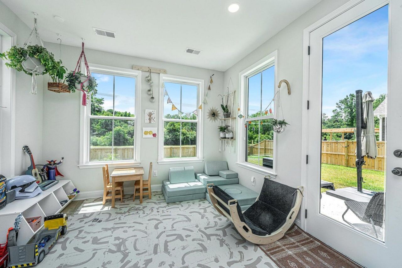 411 Grove End Road Photo 20