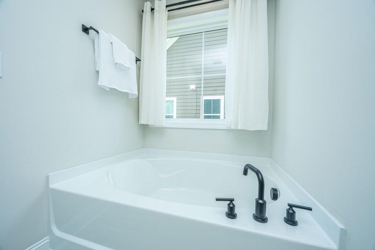 411 Grove End Road Photo 27