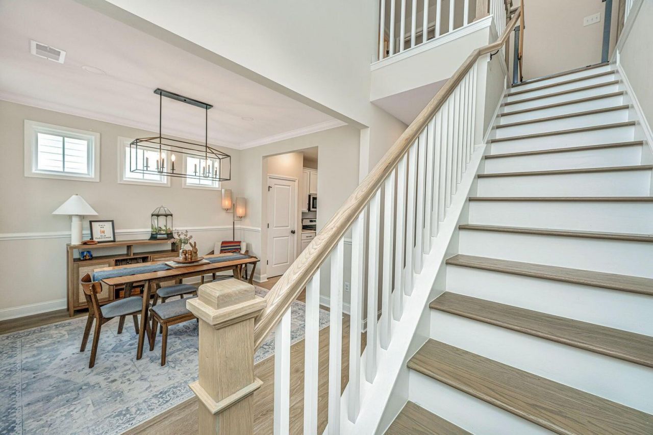 411 Grove End Road Photo 8