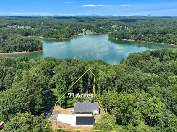 3114 Lake Ranch Dr, Gainesville, GA 30506