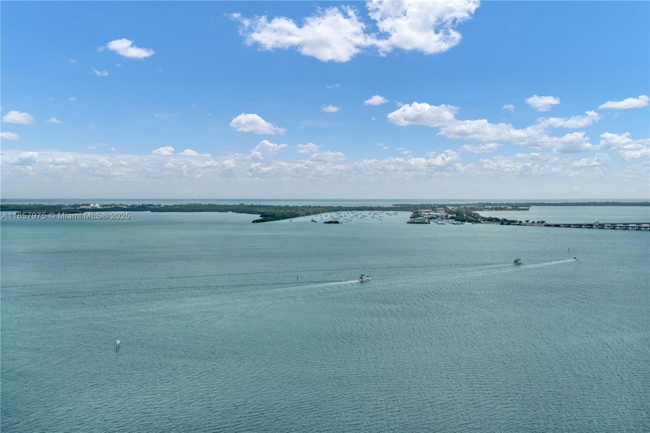 1331 Brickell Bay Dr, Unit 2709, Miami, FL 33131 Photo