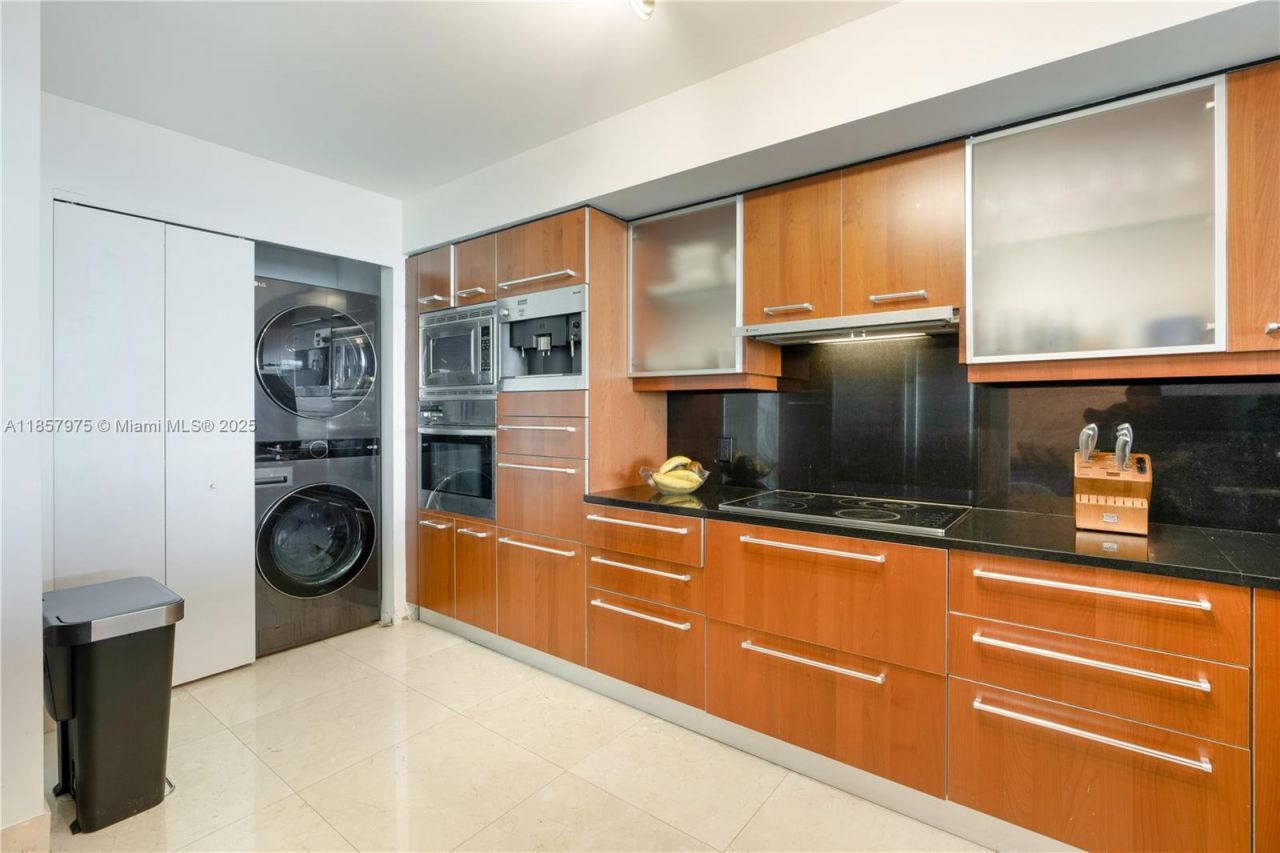 1331 Brickell Bay Dr, Unit 2709, Miami, FL 33131 Photo