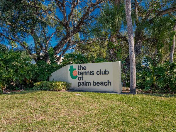 2828 Tennis Club Drive, Unit 210, West Palm Beach, FL 33417