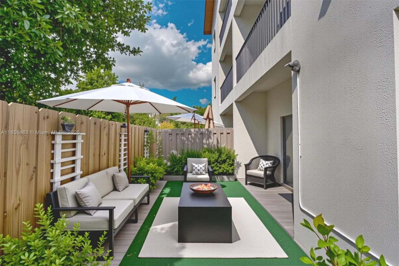 8151 NW 104th Ave, Unit 7, Doral, FL 33178 Photo