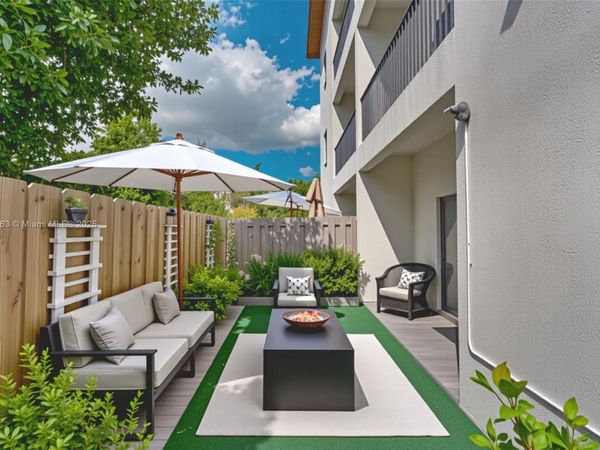 8151 NW 104th Ave, Unit 7, Doral, FL 33178