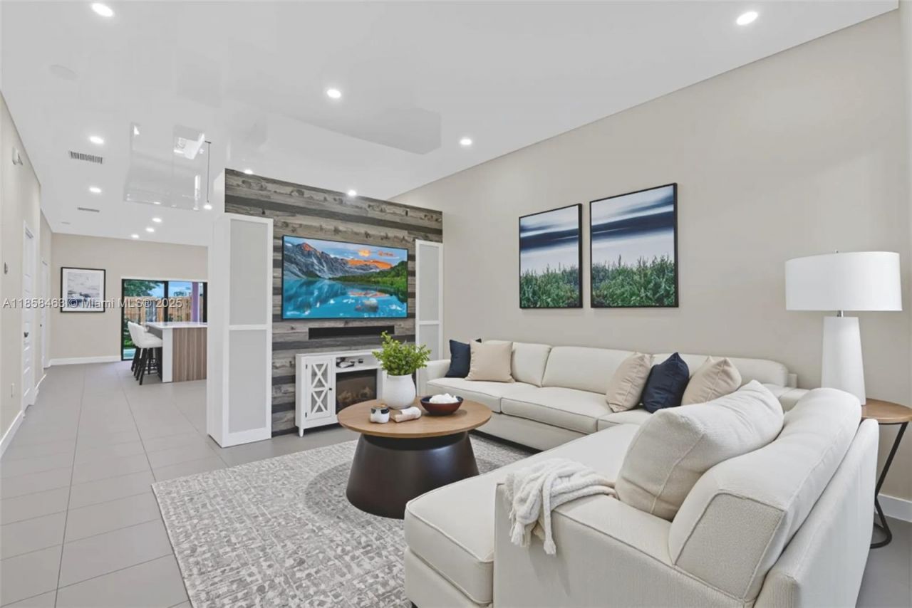 8151 NW 104th Ave, Unit 7, Doral, FL 33178 Photo