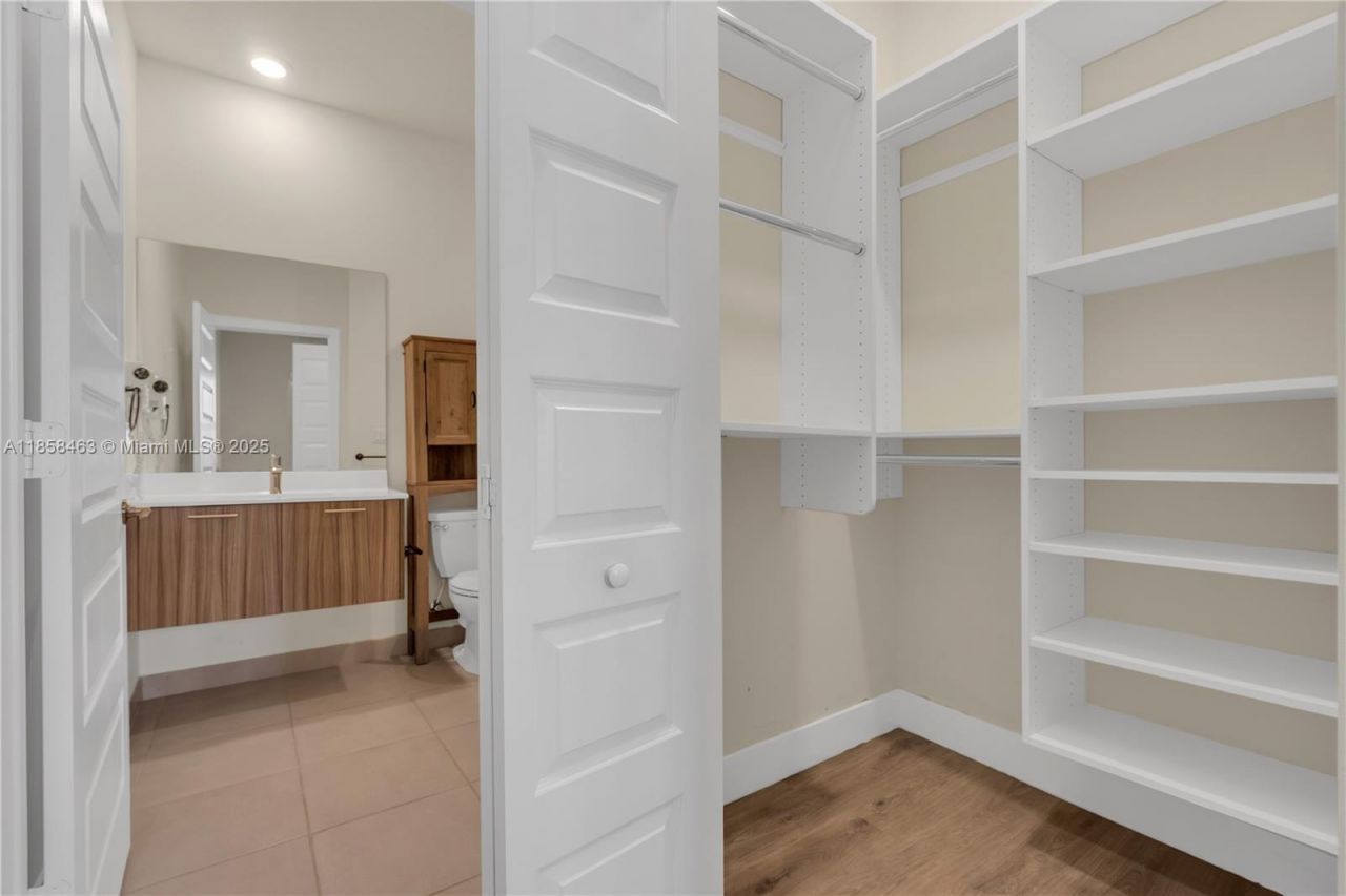 8151 NW 104th Ave, Unit 7, Doral, FL 33178 Photo