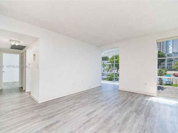17570 Atlantic Blvd, Unit 318, Sunny Isles Beach, FL 33160
