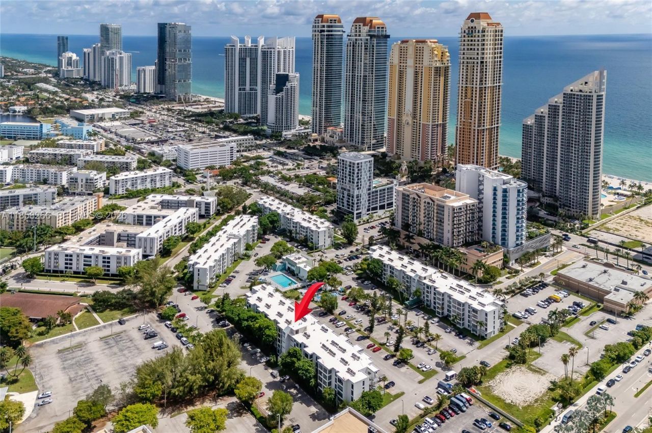 17570 Atlantic Blvd, Unit 318, Sunny Isles Beach, FL 33160 Photo