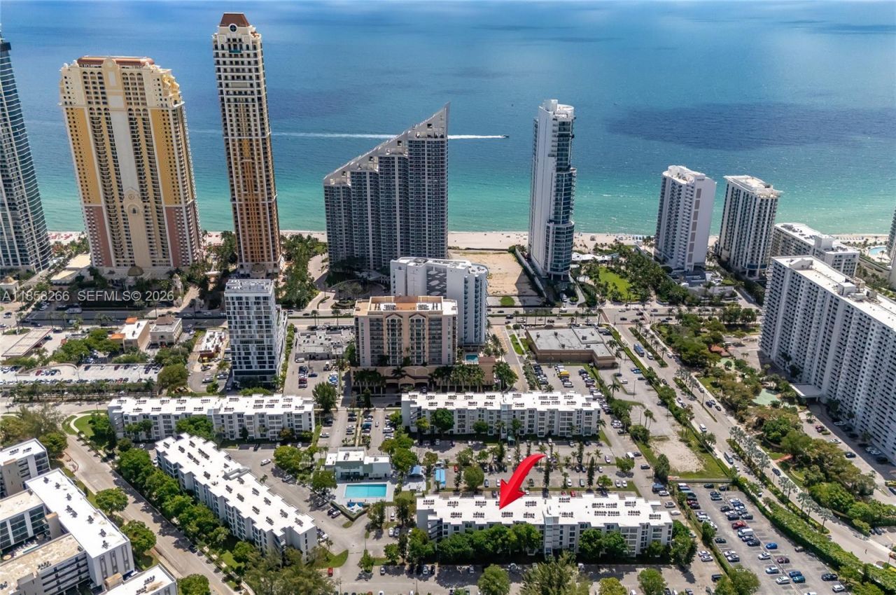 17570 Atlantic Blvd, Unit 318, Sunny Isles Beach, FL 33160 Photo