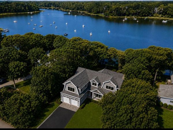640 Poponessett Rd, Barnstable, MA 02635