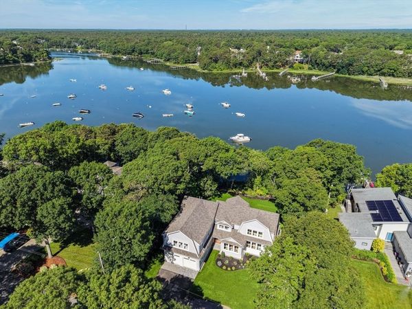 640 Poponessett Rd, Barnstable, MA 02635