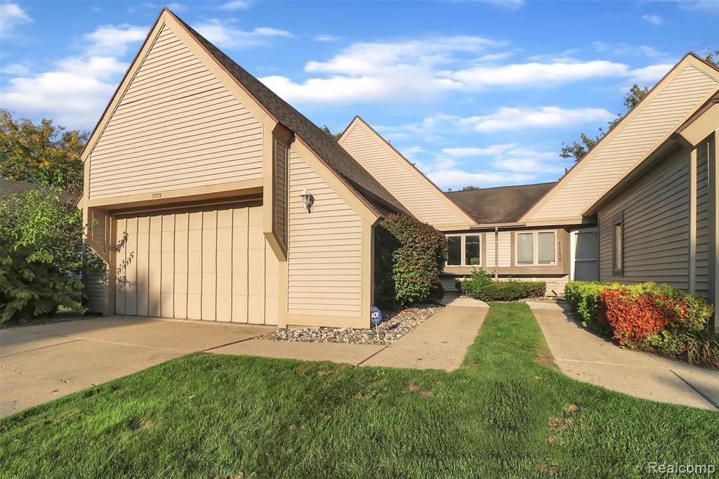 1109 Boulder Court, Delta Township, MI 48917 Main Photo