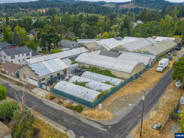 55 Q St, Cottage Grove, OR 97424