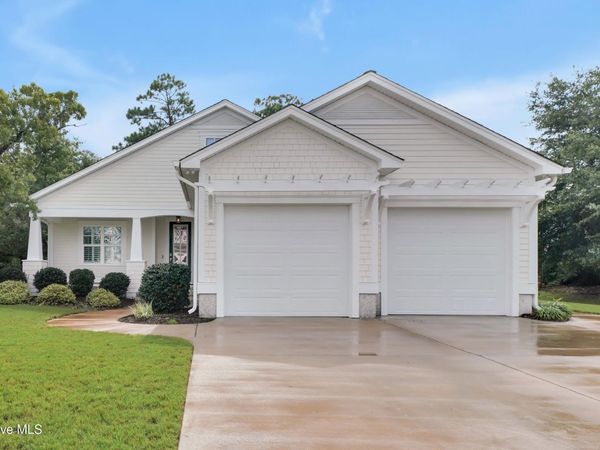 1010 Softwind Way, Southport, NC 28461