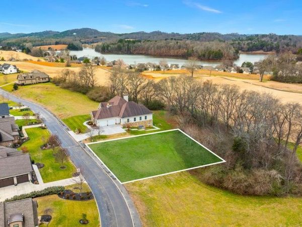 215 Watercrest Drive, Vonore, TN 37885