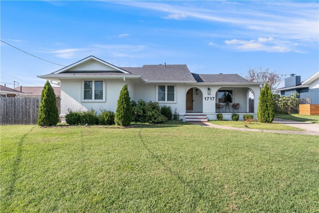 1717 W Poplar Street, Rogers, AR 72758 Main Photo