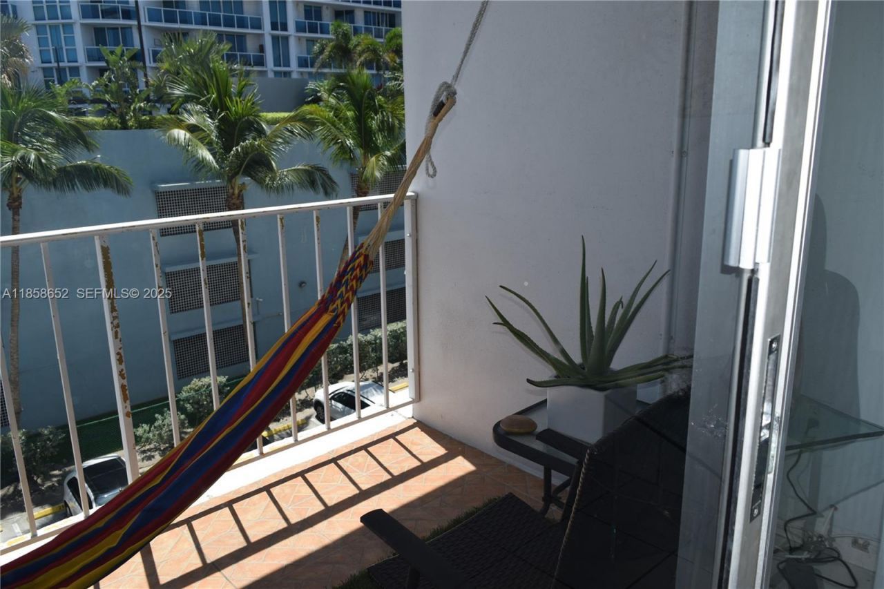 1865 79th St Cswy, Unit 4C, North Bay Village, FL 33141 Photo