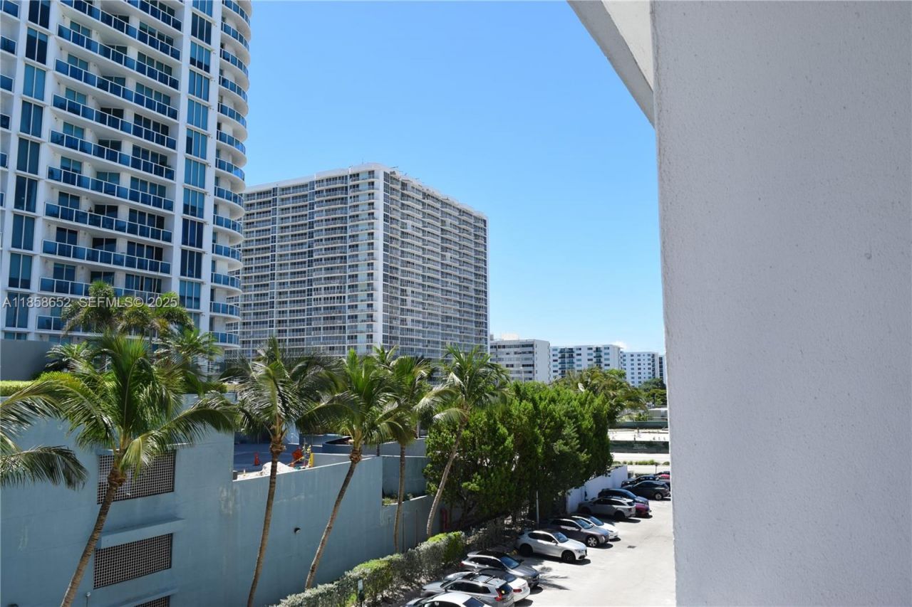 1865 79th St Cswy, Unit 4C, North Bay Village, FL 33141 Photo