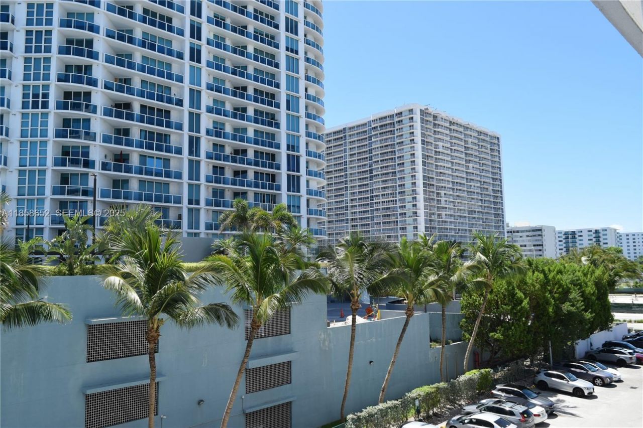 1865 79th St Cswy, Unit 4C, North Bay Village, FL 33141 Photo