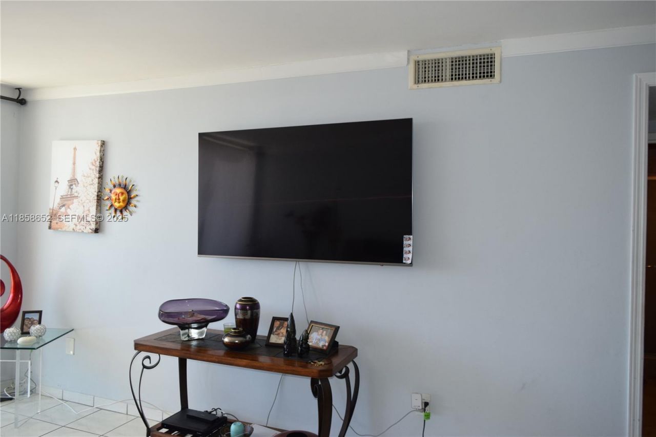 1865 79th St Cswy, Unit 4C, North Bay Village, FL 33141 Photo