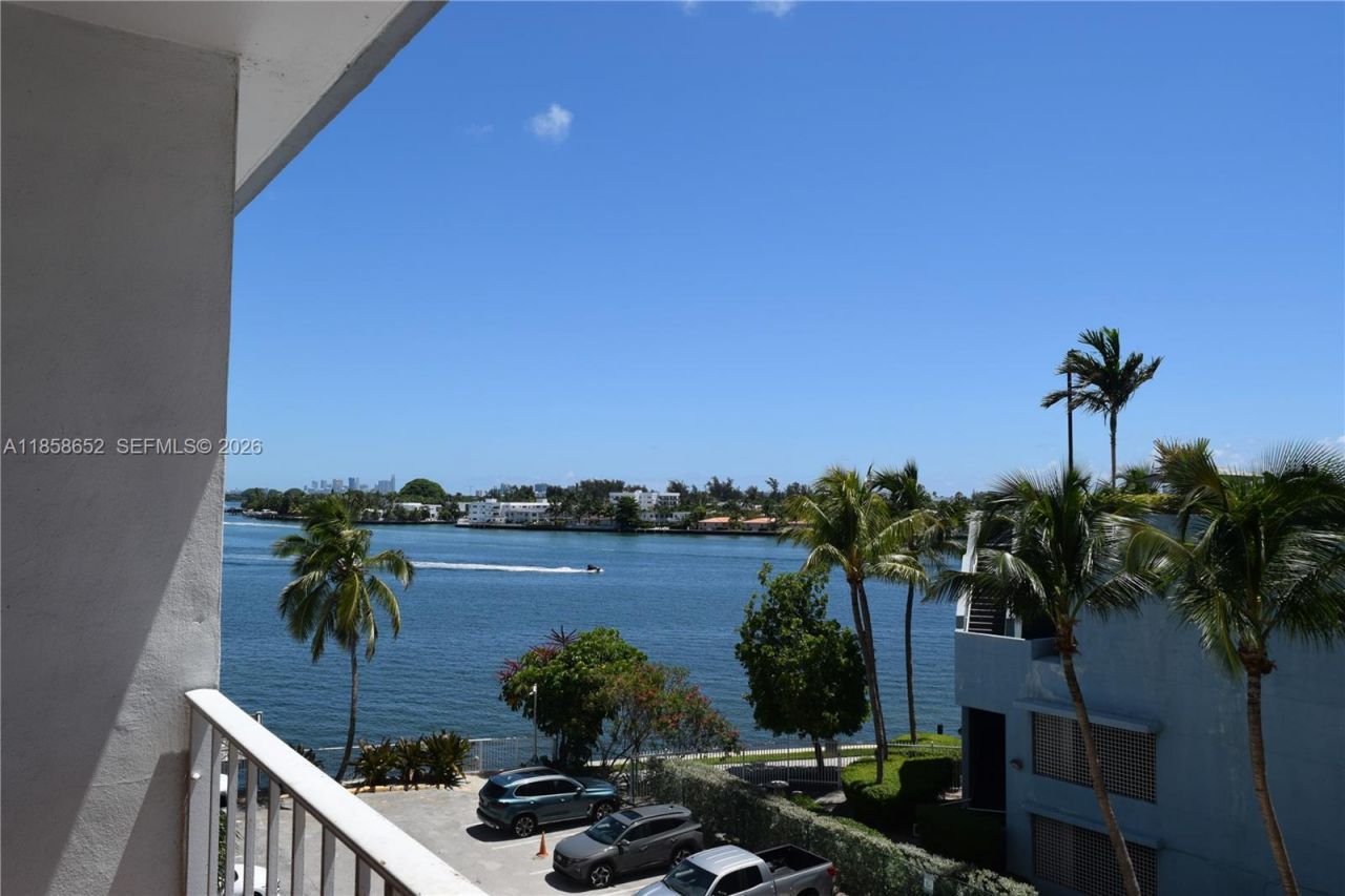 1865 79th St Cswy, Unit 4C, North Bay Village, FL 33141 Photo